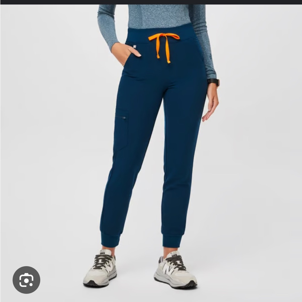 women's Deep Reef Zamora™ - Petite Jogger Scrub Pants - S - Petite / Deep Reef